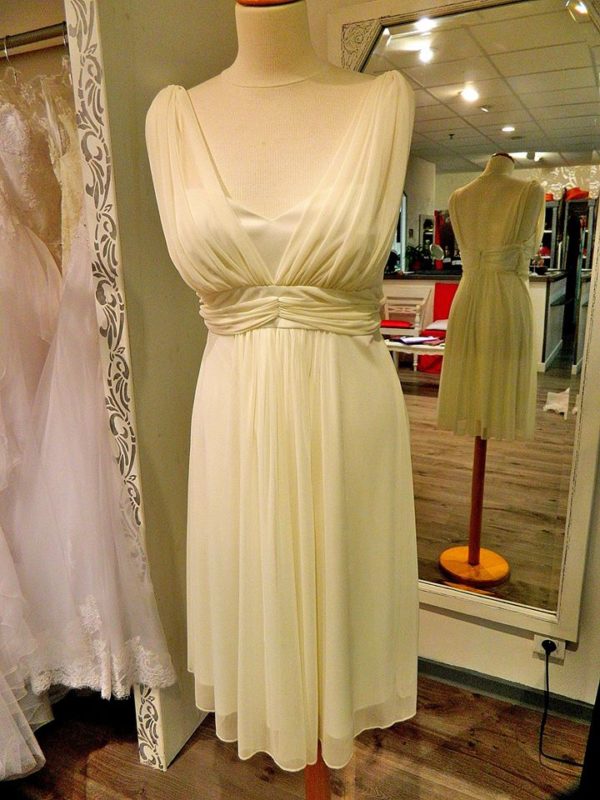 Fashion New York D1177 robe courte en tissu maille coloris ivoire taille 44 140€ au lieu de 209€ - Fashion New York D1177