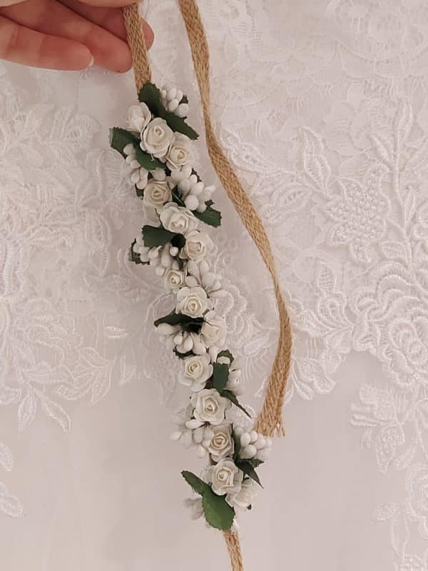 20201214 131617 - Hairband en ruban de jute et fleurs en tissu ivoire avec feuillage